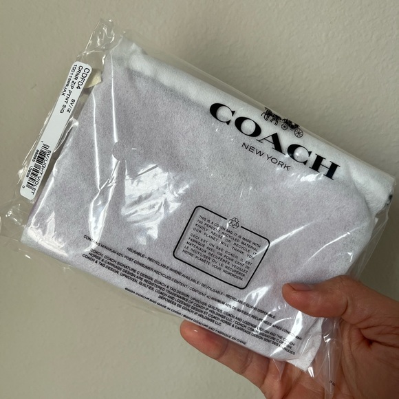 Coach wristlet🎈🎈